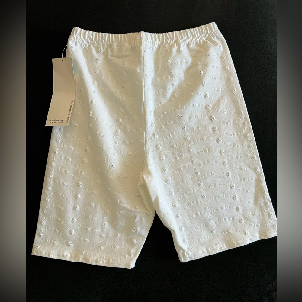 Vintage White Eyelet Bike Shorts - Picture 2 of 4